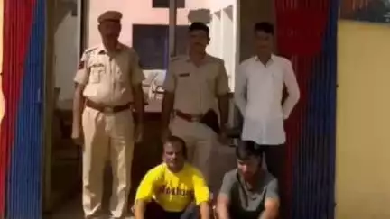 हिण्डोली: मोटरसाइकिल चोरी के वांछित दो फरार आरोपियों को डाबी थाना पुलिस ने किया गिरफ्तार