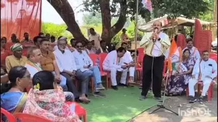मरवाही: मरवाही में जनपद पंचायत के सामने कांग्रेसियों ने  6 सूत्रीय मांगो को लेकर धरना के बाद एसडीएम को सौपा ज्ञापन #jansamasya