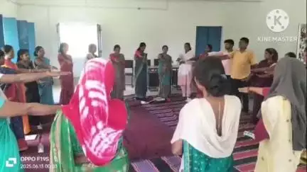 चैनपुर: चैनपुर प्रखंड के नरसिंहपुर पथरा पंचायत में महिला समूह ने नशा मुक्ति के खिलाफ निकाली जागरूकता रैली