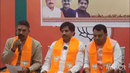 मनावर: मनावर में सांसद सुमेर सिंह सोलंकी ने केंद्र सरकार के 11 साल पूरे होने पर प्रेस वार्ता को संबोधित किया