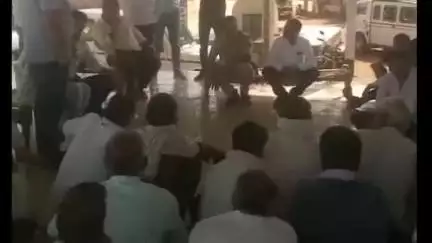श्रीडूंगरगढ़: मणकरासर गांव में ग्रामीणों ने पानी की टंकी पर चढ़कर किया विरोध प्रदर्शन, की पानी की मांग