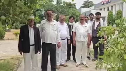खलीलाबाद: पचपोखरी में जमीन के प्रकरण को लेकर अधिवक्ता संघ ने SP से मुलाकात कर पत्र सौंपा