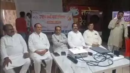 छिंदवाड़ा नगर: खजूरी रोड के रेस्टोरेंट में बेटियों को प्रशिक्षित करने के लिए कतिया समाज का सेमिनार आयोजित