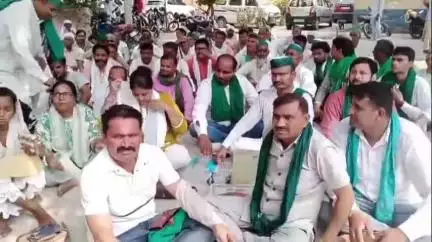 हसनपुर: हसनपुर तहसील पर पहुंचे भारतीय किसान यूनियन बीआरएसएस के पदाधिकारी, मुख्यमंत्री को सौंपा ज्ञापन