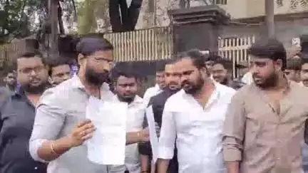 ఇబ్రహీంపట్నం: సైబరాబాద్‌లోని సైబర్ క్రైమ్ పోలీస్ స్టేషన్‌లో బీఆర్ఎస్ నేతలపై ఫిర్యాదు చేసిన ఎమ్మెల్సీ బల్మూరి వెంకట్