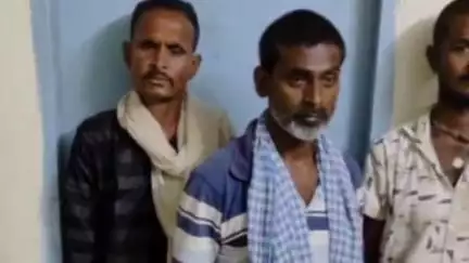 घाट कुसुंभा: कोरमा एवं वाउघाट थाना क्षेत्र में हंगामा कर रहे 4 शराबी गिरफ्तार, पुलिस ने न्यायालय में किया पेश