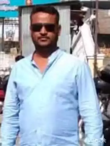 बीकानेर: अहमदाबाद के हवाई क्रैश हादसे में बीकानेर के मुख्य डाकघर के पास रहने वाले युवक की हुई मौत, घर के बाहर हुई भीड़