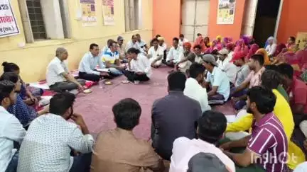 भीम: भीम उपखंड के खीमाखेड़ा गांव में उपखंड अधिकारी ने जाजम पर बैठकर सुनीं समस्याएं