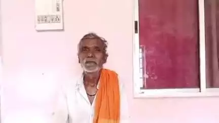 गुमला: रामनगर में नशेड़ियों से परेशान वृद्ध पहुंचा गुमला थाना, की शिकायत