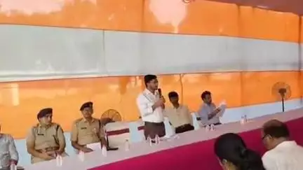 मुशहरी: गृह रक्षकों की परीक्षा को लेकर जिलाधिकारी ने लंगट सिंह कॉलेज का दौरा किया, अधिकारियों को दी ब्रीफिंग