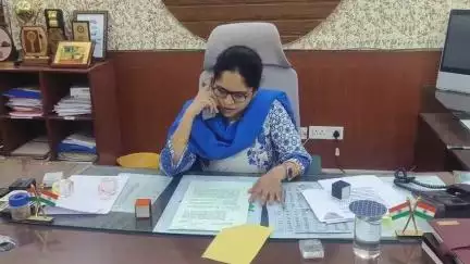प्रतापगढ़: जिले में सड़क दुर्घटना में मृतक के परिजन को मुख्यमंत्री सहायता कोष से ₹100000 की आर्थिक सहायता डीएम ने स्वीकृत की