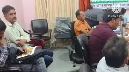 खानपुर: खानपुर कस्बे के पंचायत समिति परिसर में स्थित वीसी कक्ष में योग दिवस को लेकर उपखंड स्तरीय बैठक संपन्न हुई