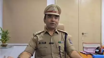 કતારગામ: રીંગરોડ ખાતે આવેલી ટેક્સટાઇલ માર્કેટમાં વેપારીઓ દ્વારા મારવામાં આવેલા બે યુવાનોના વિડીયો વાયરલ મામલે એસીપી ચિરાગ પટેલ.