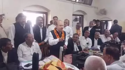 बाढ़: बाढ़ के स्थानीय व्यवहार न्यायालय में जदयू विधि प्रकोष्ठ द्वारा स्वागत समारोह आयोजित