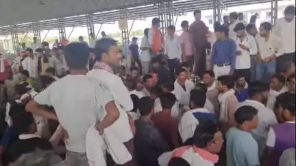नीमच नगर: नीमच मंडी में फसल बेचने को लेकर विवाद, व्यापारी ने किसान को मारा थप्पड़