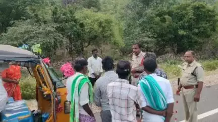 అసాంఘిక కార్యకలాపాలకు పాల్పడిన అటువంటి వారికి సహకరించిన కఠిన చర్యలు తప్పవు: పుట్టపర్తి,కదిరిలో పోలీసుల హెచ్చరిక