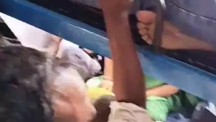 चारामा: आरटीओ विभाग ने दी खुली छुट, प्राइवेट बसों द्वार यात्रियों को ठूस कर नियमों की उड़ाई जा रही है धज्जियां।