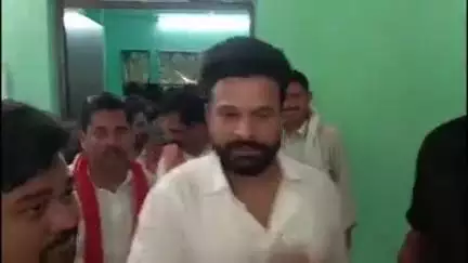 मोहनिया: कैमूर पहुंचे भोजपुरी गायक रितेश पांडे ने भारत माता की जय का लगाया नारा, कहा- शिक्षा में हो सुधार