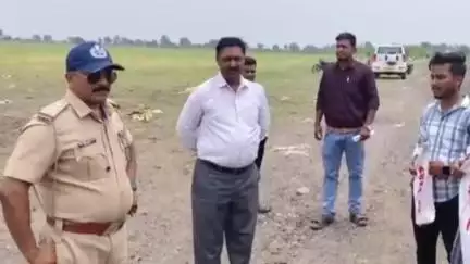 दिग्रस: शहरातील अरुणावती धरणात प्रहार जनशक्ती पक्षाचे जलसमाधी आंदोलन, माजी मंत्री बच्चू कडू यांच्या उपोषणाला पाठिंबा