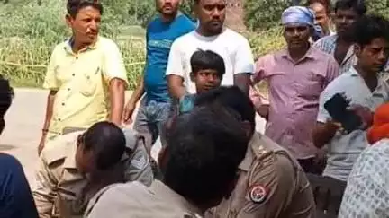 सोहावल: रौनाही थाना क्षेत्र के गुलालतारा चौराहे के पास 40 वर्षीय युवक का शव मिला