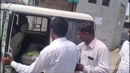जळगाव जामोद: रविकांत तुपकर समर्थक अक्षय पाटील, वैभव जाणेना जळगाव जामोद पोलिसांनी त्यांच्या राहत्या घरून सातळी येथून केले स्थानबद्ध