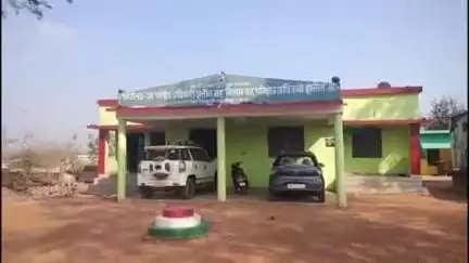 तेंदूखेड़ा: वन परिक्षेत्र झलौन में अवैध सागौन की कटाई करते हुए स्कार्पियो पकड़ी गई