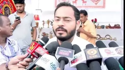 ବଲାଙ୍ଗୀର: ପୀଆର୍ ହାଇସ୍କୁଲ ଖେଳ ପଡ଼ିଆରେ ଆୟୋଜିତ ଶୁଭଦ୍ରା ଶକ୍ତି ମେଳାର ଉଦ୍ଘାଟନ କାର୍ଯ୍ୟକ୍ରମରେ ଜିଲ୍ଲପାଳଙ୍କ ପ୍ରତିକ୍ରିୟା