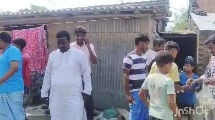 মানিকচক: চারখাম্মা মোড় এলাকায় সোলার বাতি স্তম্ভের কাজের সূচনা করলো পঞ্চায়েত সমিতি কর্তৃপক্ষ