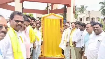 ప్రతి కుటుంబానికి తాగునీరు అందించడమే కూటమి ప్రభుత్వ లక్ష్యం: పట్టణంలో ఎమ్మెల్యే జ్యోతుల నెహ్రూ