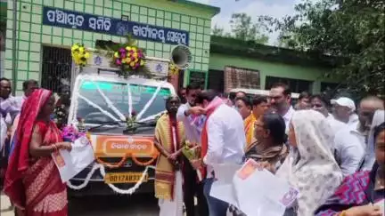 ସୋହେଲା: ସୋହେଲା ପଞ୍ଚାୟତ ସମିତି କାର୍ଯ୍ୟାଳୟ ପରିସରରୁ ବିକାଶ ବାହନ ଯାତ୍ରାର ଶୁଭାରମ୍ଭ କଲେ ଭଟଲୀ ବିଧାୟକ