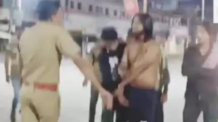 रतलाम नगर: दो बत्ती घोड़े के पास वाहन चेकिंग के दौरान लिस्टेड गुंडे को पुलिस ने रोका तो रात में मचाया उत्पात