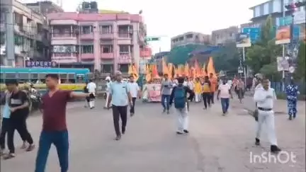 বালি-জগাছা: মহেশতলা কাণ্ডের প্রতিবাদে মিছিল করে কাজীপাড়া মোড় অবরোধ করে বিক্ষোভ হাওড়া সদরের সনাতন সৈনিকের সদস্যদের