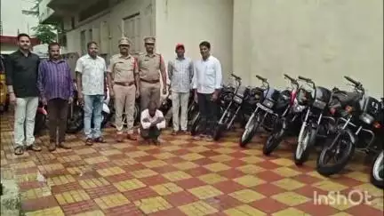తాండూరు: విలియం మూన్‌ చౌరస్తా వద్ద అంతర్ జిల్లా బైక్‌ల దొంగ అరెస్టు, 15 బైక్‌లు స్వాధీనం: ఎస్పీ నారాయణ రెడ్డి
