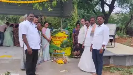 శింగనమల: దండువారిపల్లి, ఏడవులపర్తిలో పశువుల షెడ్డును ప్రారంభించిన ఎంపీపీ సునీత
