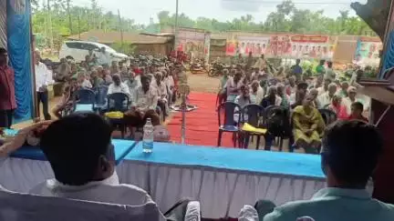 ತುರುವೇಕೆರೆ: ಮಾವಿನಹಳ್ಳಿಯಲ್ಲಿ ಫಲಾನುಭವಿಗಳಿಗೆ ಹಕ್ಕು ಪತ್ರ ವಿತರಿಸಿದ ಶಾಸಕ ಎಂ.ಟಿ.ಕೃಷ್ಣಪ್ಪ
