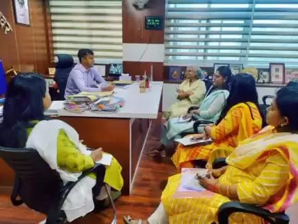 कांके: समाहरणालय में एसडीओ की अध्यक्षता में दिव्यांग जनों और वरिष्ठ नागरिकों के लिए सुलभ मतदान सुनिश्चित करने हेतु बैठक की गई