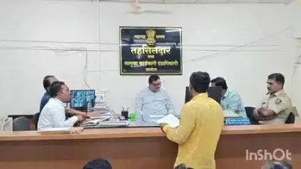 मनोरा: जिल्हा प्रशासनाच्या वतीने आयोजित तक्रार निवारण दिनी तहसील कार्यालयात नागरिकांच्या अनेक समस्यांचे झाले निराकरण