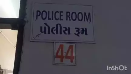 નાગકા ગામે કડીયાકામ કરતો યુવાન અગાસી ઉપરથી પડી જતા સારવાર દરમ્યાન મોત,મૃતદેહ ભાવસિંહજી હોસ્પિટલમાં ખસેડવામાં આવ્યો