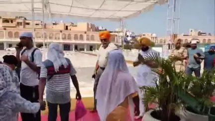 ਅੰਮ੍ਰਿਤਸਰ 2: ਕੈਬਨਿਟ ਮੰਤਰੀ ਹਰਦੀਪ ਸਿੰਘ ਮੁੰਡੀਆਂ ਸੱਚਖੰਡ ਸ੍ਰੀ ਦਰਬਾਰ ਸਾਹਿਬ ਵਿੱਚ ਹੋਏ ਨਤਮਸਤਕ