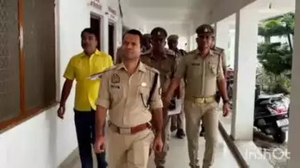देेेवरिया: एसपी ने पुलिस कार्यालय का किया औचक निरीक्षण, दिए निर्देश