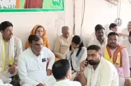 गाडरवारा: किसानों की मांगों को लेकर पूर्व विधायक संजय शर्मा ने पूर्व विधायक श्री कृष्णा पटेल के धंधे का किया समर्थन
