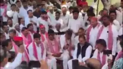 सिराथू: सपा डेलिगेशन ने लोहन्दा गाँव जाकर पीड़ित परिवार से मिलकर जाना उनका हाल