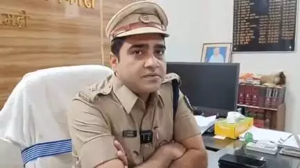 मेजरगंज: मेजरगंज में 900 लीटर शराब से भरी सूमो गोल्ड जब्त, तस्कर फरार