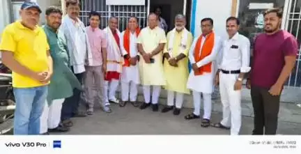 दाउदनगर: ठाकुर बिगहा में भाजपा के प्रदेश प्रवक्ता सच्चिदानंद पीयुष का भाजपा जिला प्रवक्ता के नेतृत्व में स्वागत किया गया