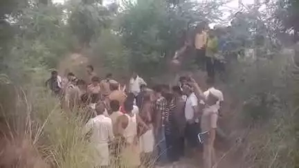 बिधूना: हरसुख नगर के पास रजवाहे में मिला अज्ञात अधेड़ का शव, मचा हड़कंप, मौके पर पहुंची पुलिस जांच में जुटी