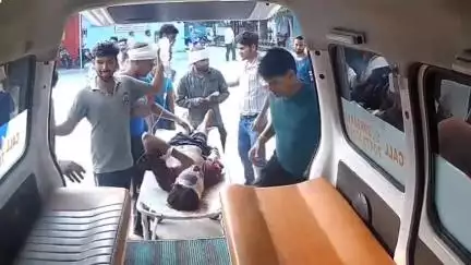 भिंड नगर: पिथनपुरा चौराहे के पास ऑटो पलटने से दो लोग घायल