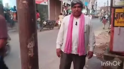 पटियाली: गंजडुंडवारा कस्बा के बड़े बाजार में बिजली के गले खंभे को बदलवाने के लिए सपा नेता ने विद्युत विभाग से की मांग