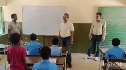 महुआडांड़: आईटीडीए परियोजना निदेशक लातेहार ने अनुसूचित जनजाति आवासीय विद्यालय गारु का निरीक्षण किया
