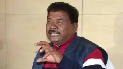 मांडर: अहमदाबाद विमान दुर्घटना: मृतकों को बंधु तिर्की ने दी श्रद्धांजलि, घायलों के जल्द स्वस्थ होने की कामना की
