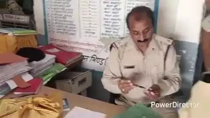मेहगांव: बरासो थाना क्षेत्र में मिक्सर प्लांट के पास पुलिस ने अवैध रेत से भरा ट्रैक्टर ट्राली पकड़ा